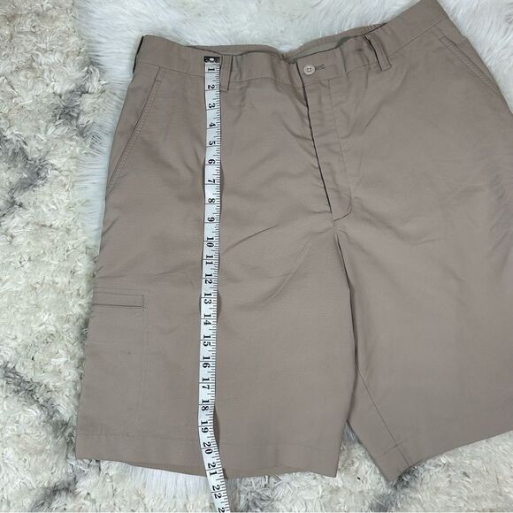 Nike ACG Tan Cargo Shorts for Everyday Comfort - Picture 2 of 10
